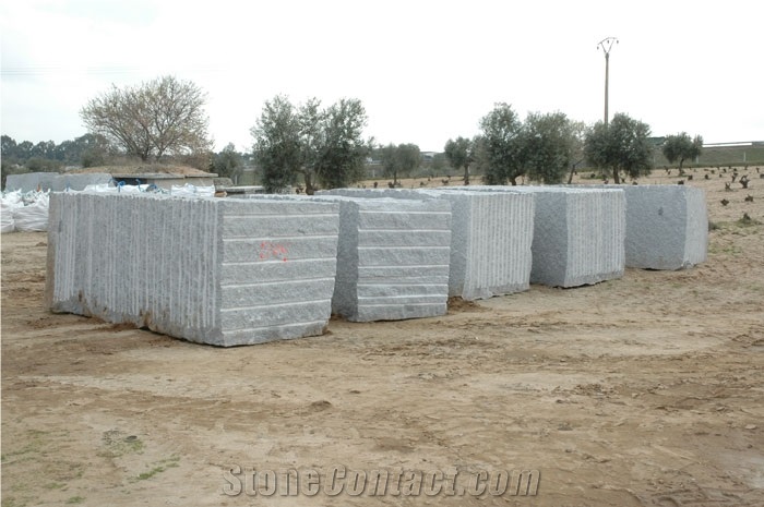 Gris Quintana, Gris Badajoz - Gris Serena Granite Quarry