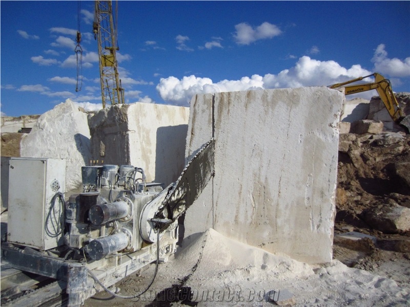 Ararat Classic Travertine Quarry Goravan-1