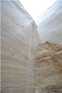 Traonyx Vedi Travertine Quarry