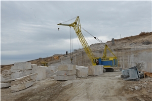 Traonyx Vedi Travertine Quarry
