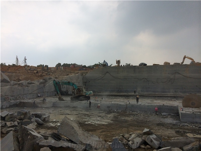 G654 Sesame Black Granite Quarry