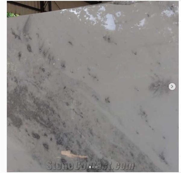 Marmore Branco Caramelo White Marble Quarry
