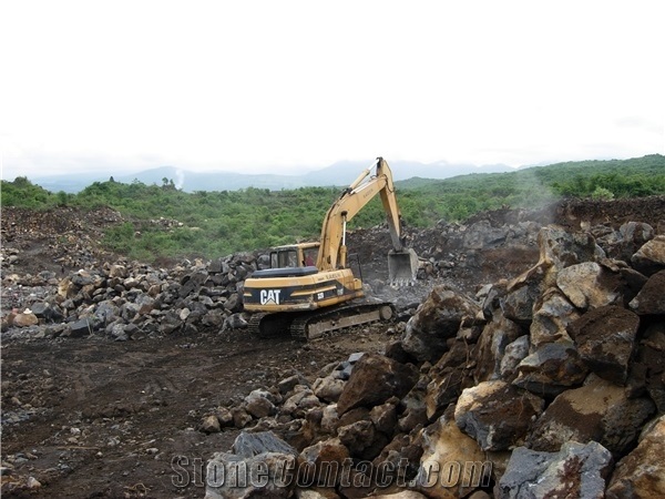 Black Yunnan Granite Quarry