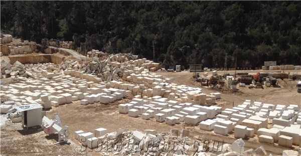 Blanco Nacarado Limestone Quarry