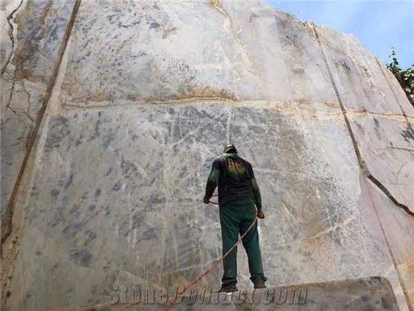 Fontaine Blue Quartzite- Fountaine Bleau Quarry