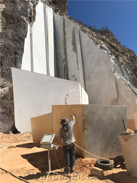 Madreperola Quartzite - Madre Perla Quartzite Quarry