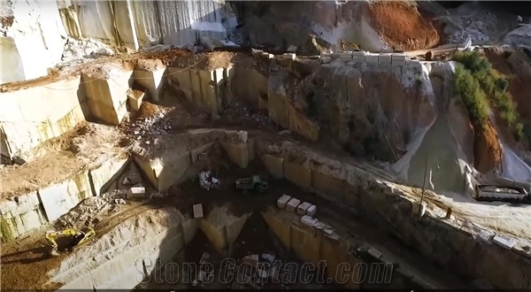 Aurora Black Granite Quarry