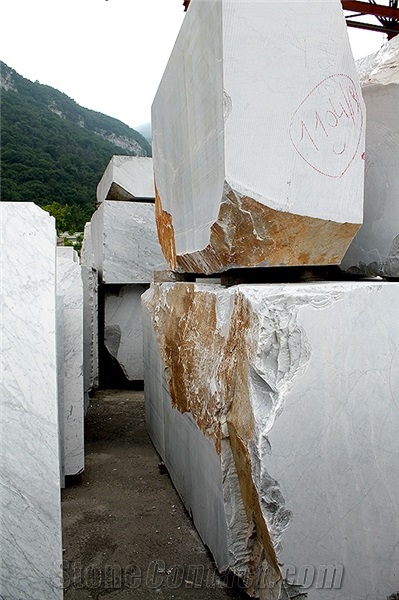 Bianco Carrara CD, Bianco Carrara C Marble Quarry