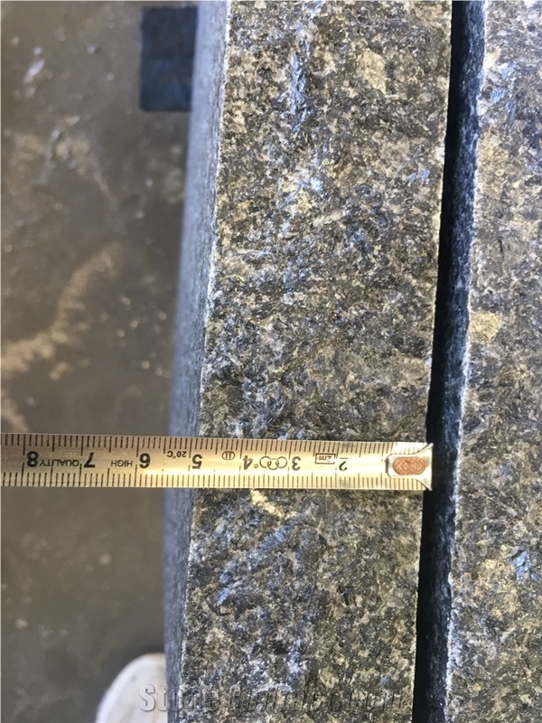 Flamed Top Rock Face Black Granite Stair Treads