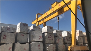 Dora Cloud Grey marble block 