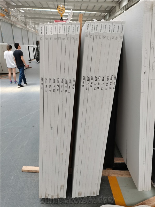 Man Made Quartz Calacatta White Used Widely 