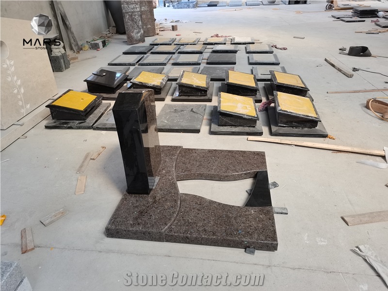 Natural Granite Germany Tombstone With Different Shapes