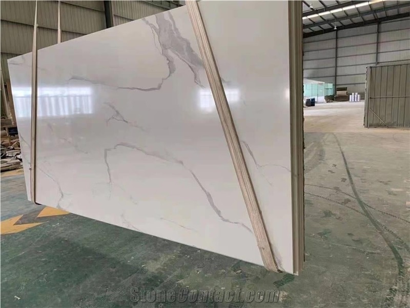New calacatta quartz stone slab super white background