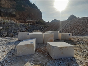 Super Sale White Marble Block Small Size 1.7 x 0.6 m