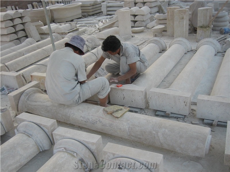 Doric travtertine column 002
