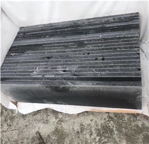 China Dark Grey New Impala Black G654 Hainan Granite Stairs
