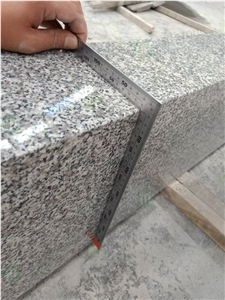 Wholesale G623 Sesame Grey White Granite Kerb Stone 