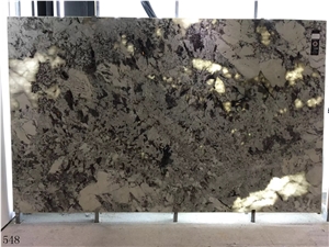 Snow Mountain Granite Gold Slab Tile In China Stoner Market