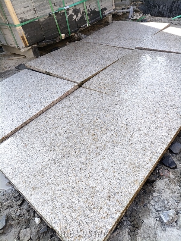 Sunset Beige Granite G682 Bush Hammered Wall Coping Stone