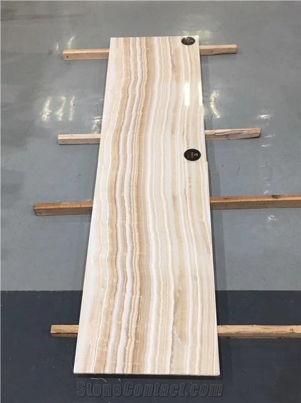 Polished Turkey Akdag Beige Onyx Slab