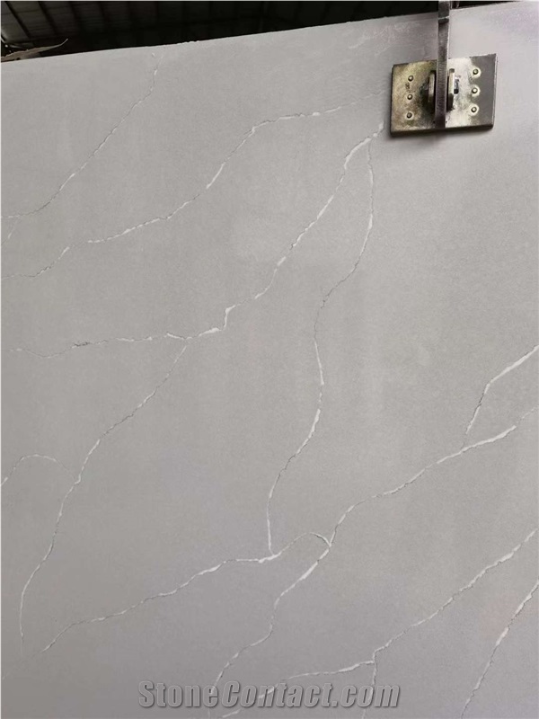 Silver Veins Calacatta Quartz Slab