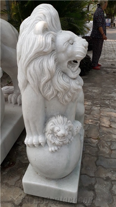 Big White Marble Lion Statue