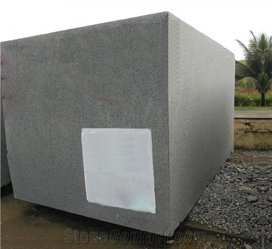 San Gabriel Black / Preto Sao Gabriel Granite Blocks
