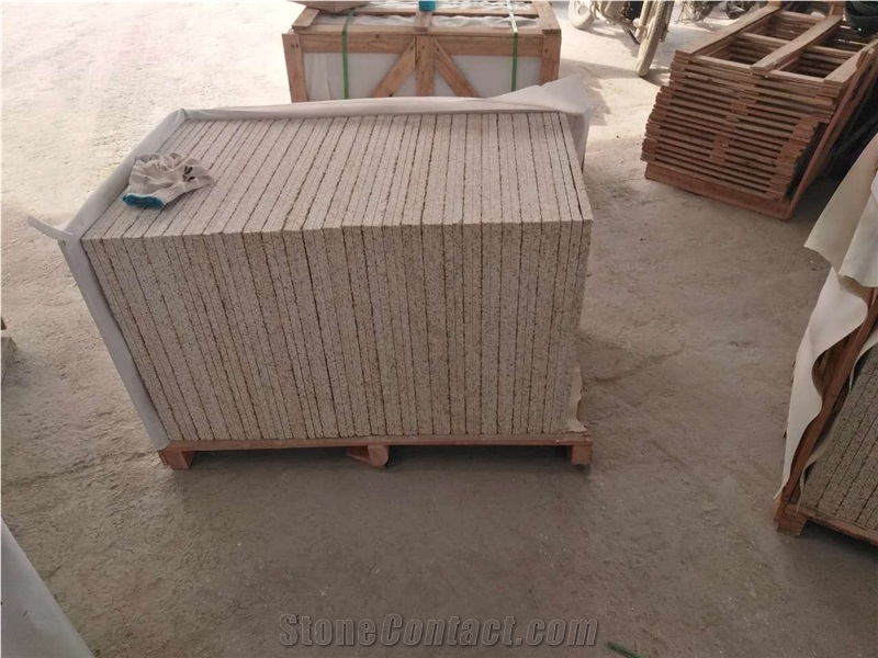 China Rusty G682 Granite Yellow Granite Tile Flooring Pavers