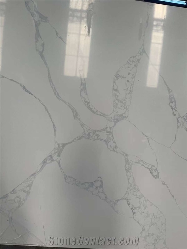Quartz Calacatta Natural Veins 