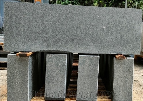 Black Basalt Curbstone Road Side Park