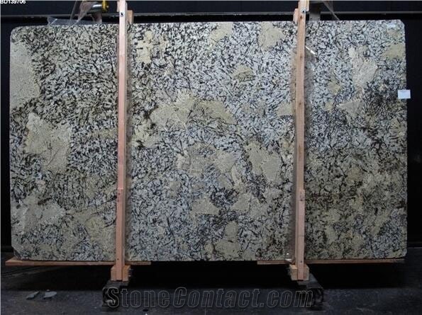Absolute Cream Granite Slabs, Brazil Beige Granite