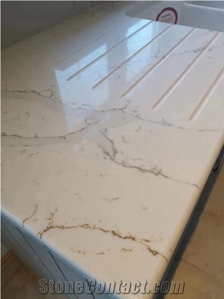 Calacatta Gold Quartz Kitchen Countertops