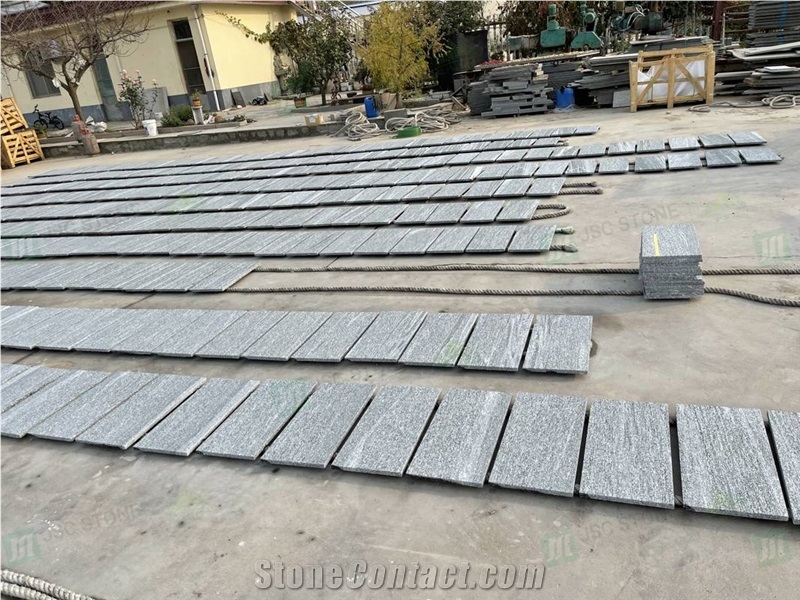 Chinese G302 Nero Santiago Grey Granite Flooring Tiles