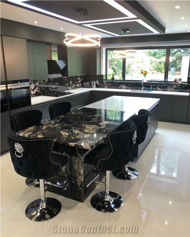 Natural Stone Cosmic Black & Quartz Calacatta Imperial