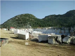 Natural Dark Gray Emperador Marble Quarry