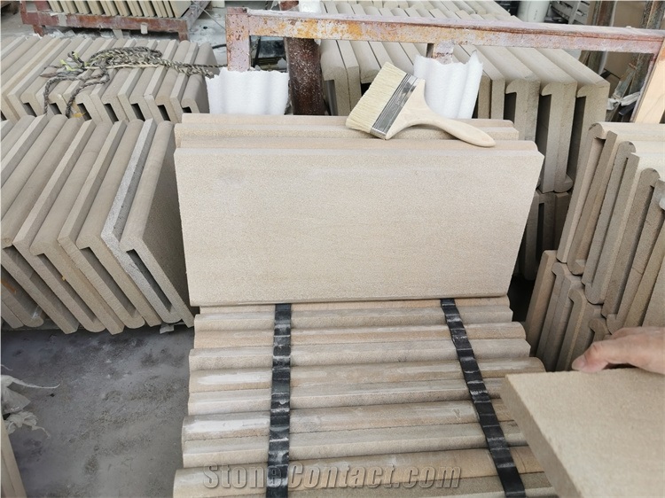 Yellow Natural Sandstone Tiles Outside Swimming Pool Coping