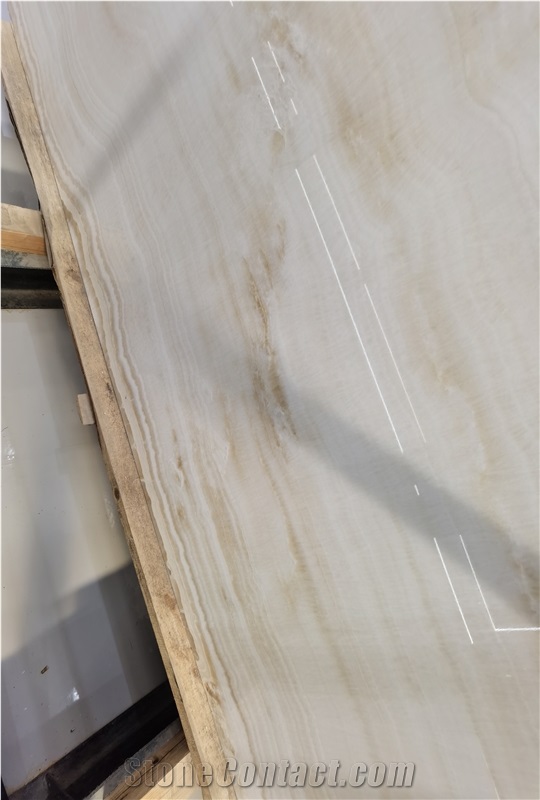 Light Vein White Onyx Vein Cut