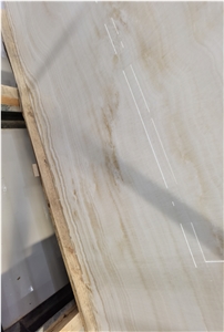 Light Vein White Onyx Vein Cut