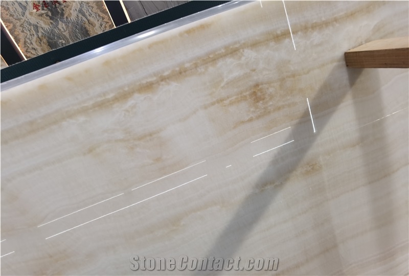 Light Vein White Onyx Vein Cut