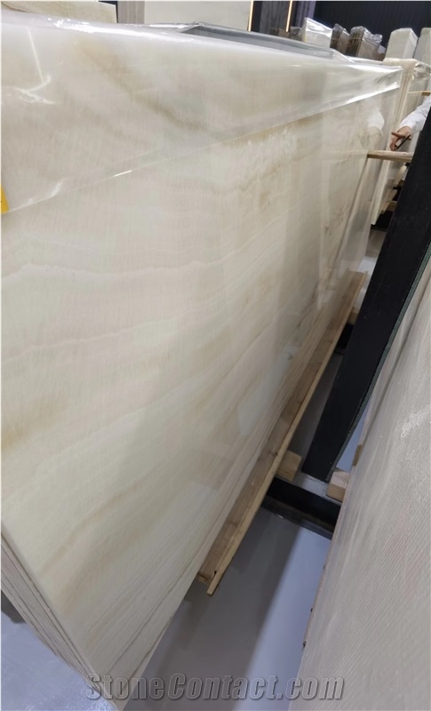 Light Vein White Onyx Vein Cut