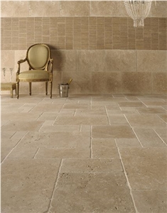 Light Mix Travertine Tumbled Versailles Pattern