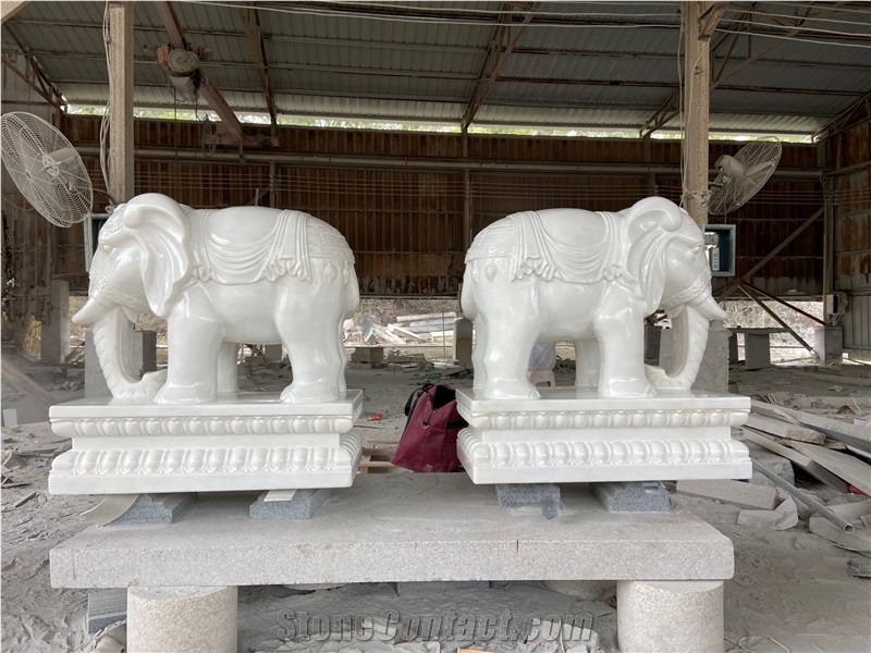 Guangxi White Elephant Animal Garden Sculpture