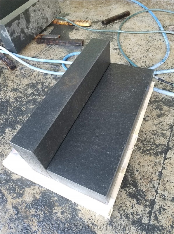 Anthracite Basalt Kerbstone