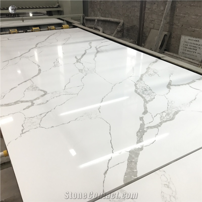 China Factory Price White Calcutta Artificial Quartz Slab