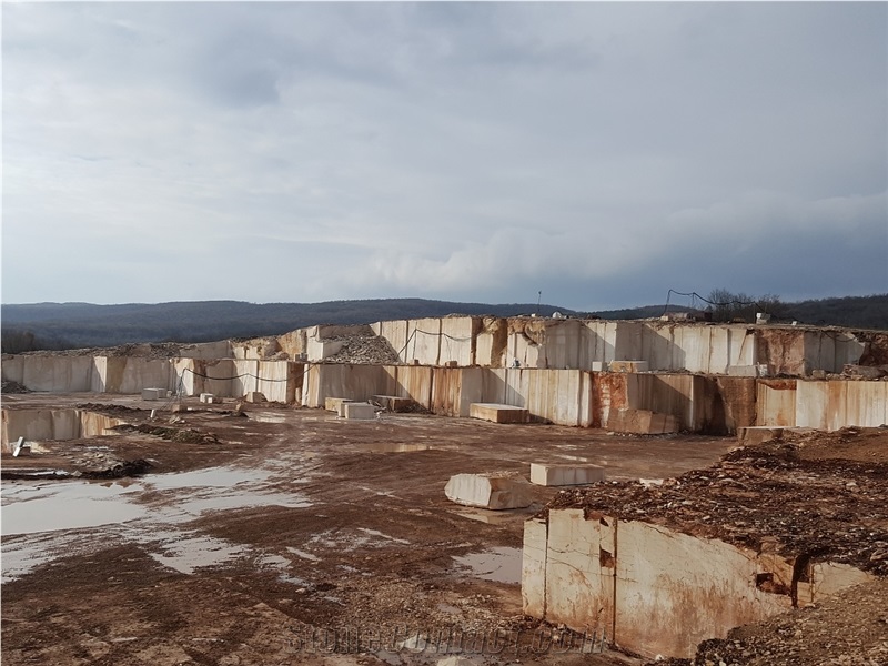Vratza Kremena Limestone Blocks
