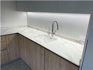Calacatta Gold 1,2Cm Satin Porcelain Kitchen Countertop
