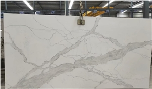 China Cheap Calacatta White Quartz Slabs