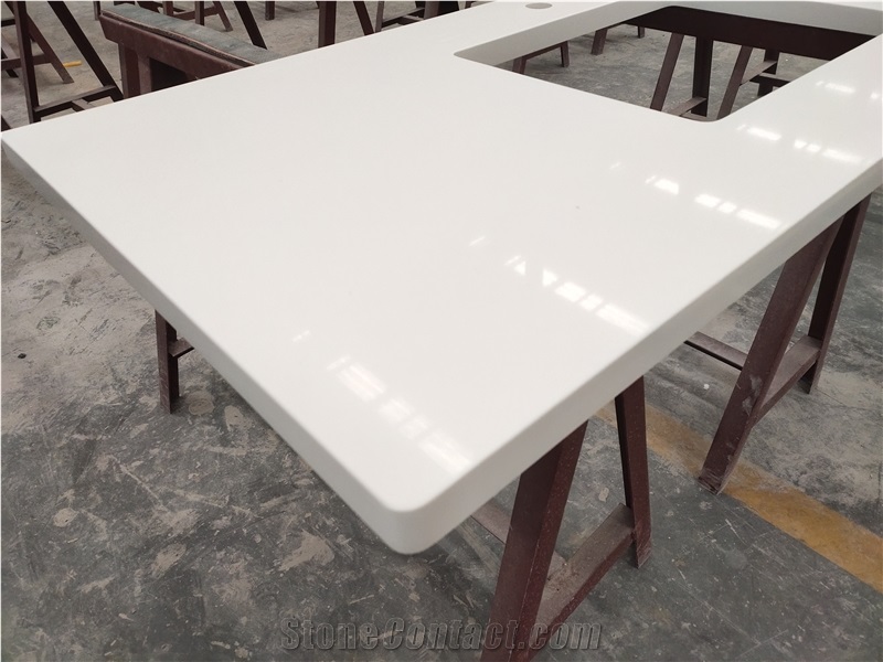 Engineered White Quartz Kitchen Island Countertops