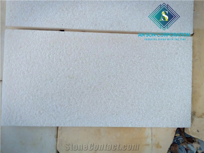 Natural Stone Pool Coping