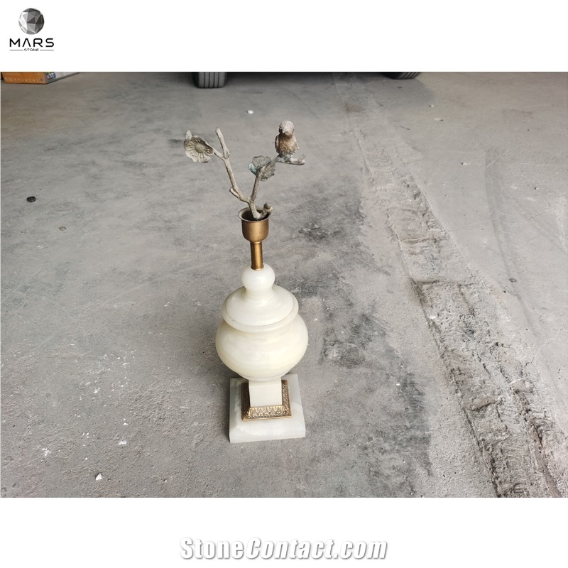 White Onyx Artware With Metal Base Home Decor In Stone Lamps